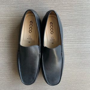 Ecco Black Noir Leather Slip-ons